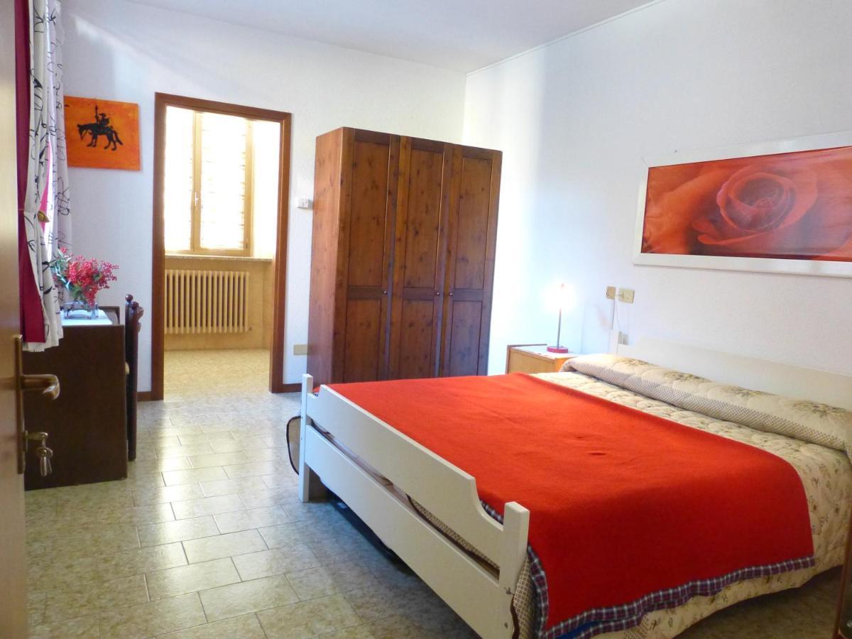 Ostello Al Deserto Chiavenna Bagian luar foto