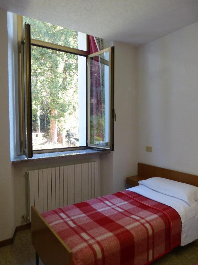 Ostello Al Deserto Chiavenna Bagian luar foto