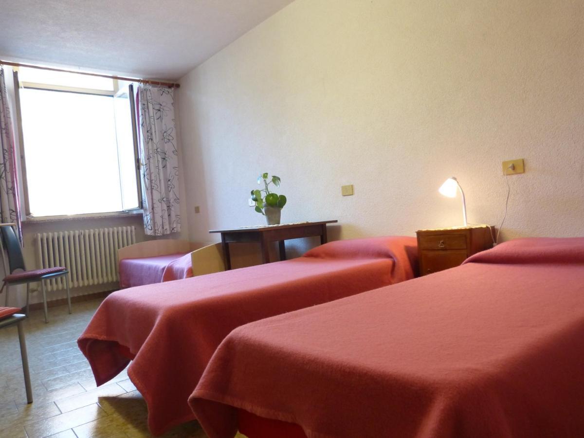 Ostello Al Deserto Chiavenna Bagian luar foto