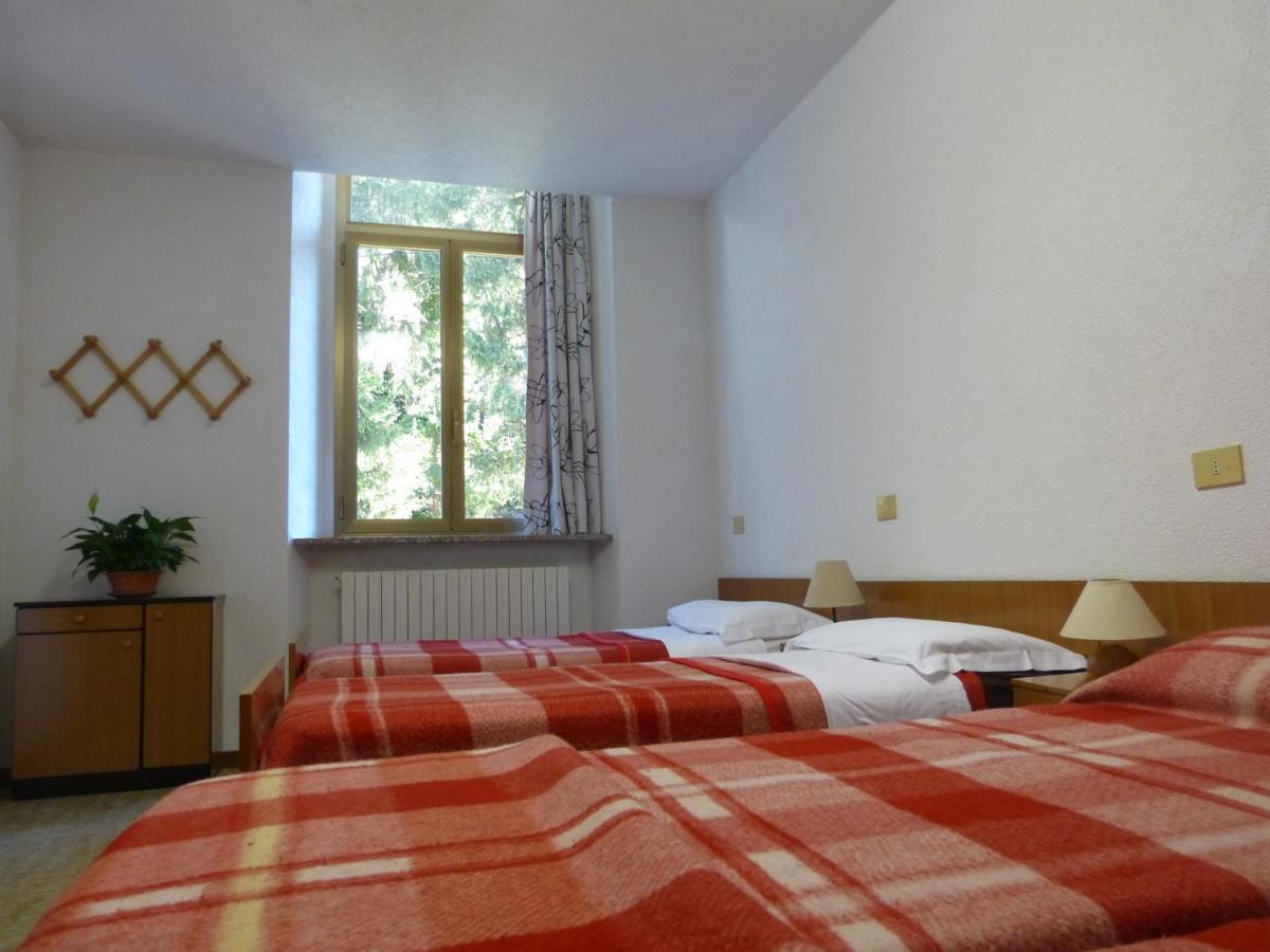 Ostello Al Deserto Chiavenna Bagian luar foto