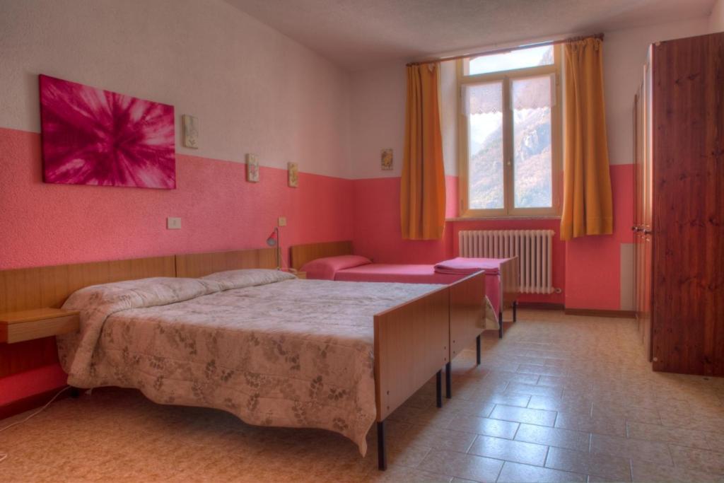 Ostello Al Deserto Chiavenna Bagian luar foto